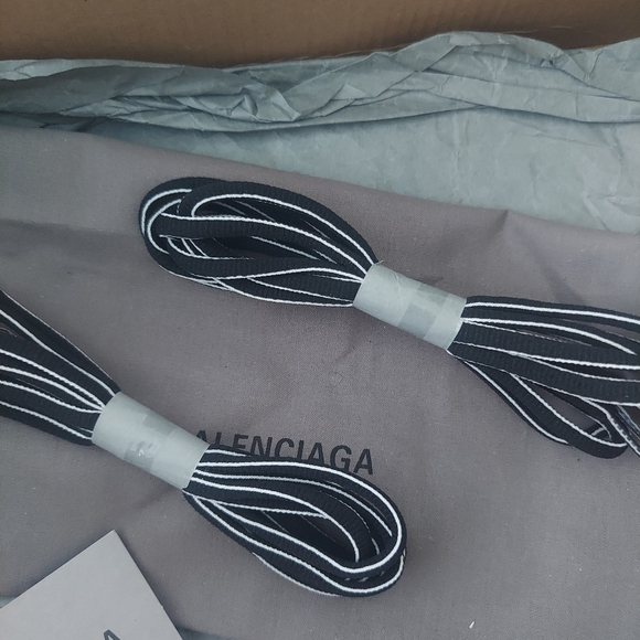 Balenciaga Trackers - Picture 6 of 6